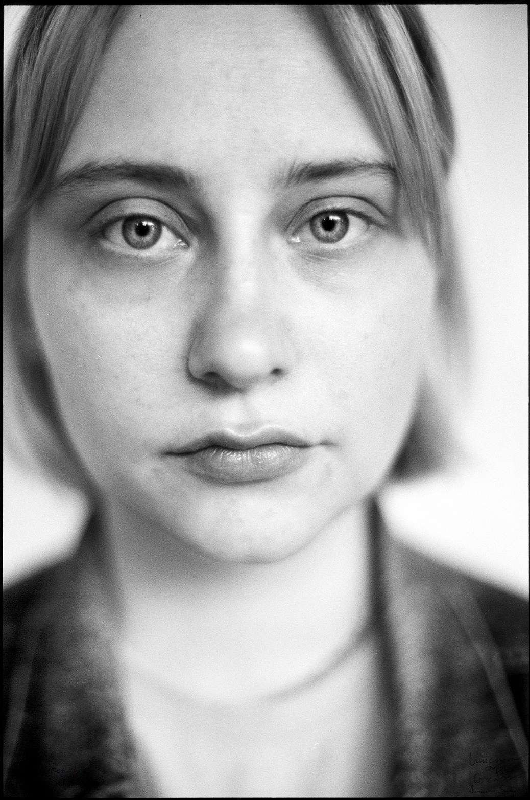 Классическая портретная выездная фотосессия (полевое исследование). Один человек один кадр. Летняя Школа. Дубна. Портретный и художественный фотограф в Москве Пётр Корень