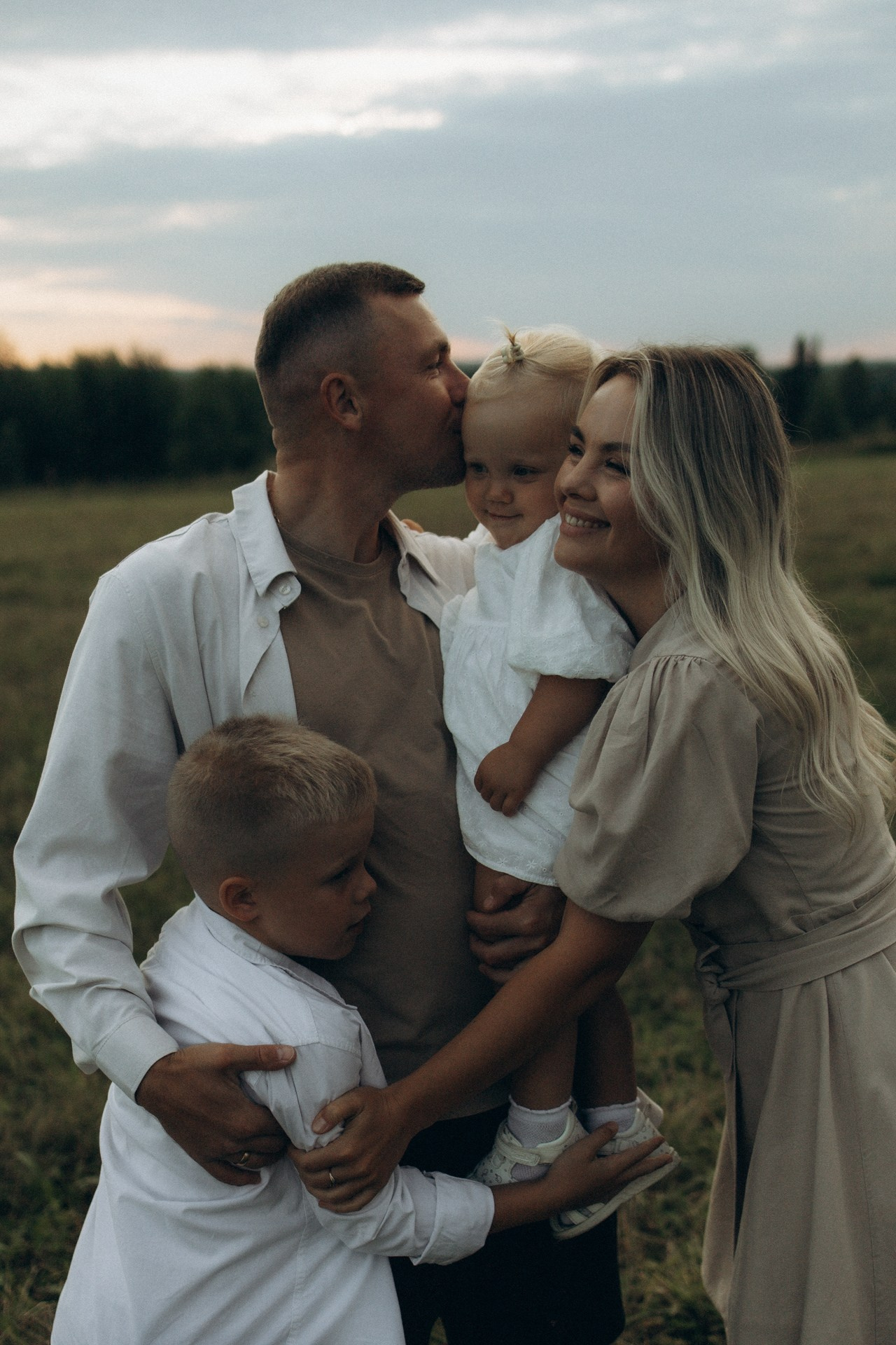 Наталья, Евгений, Кирилл и Вика. Семейный фотограф в Ижевске Даша Денисова