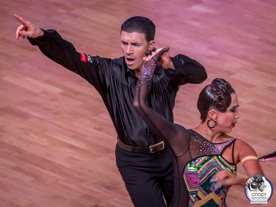 DANCE. Фотограф для маркетплейсов Михаил Бове