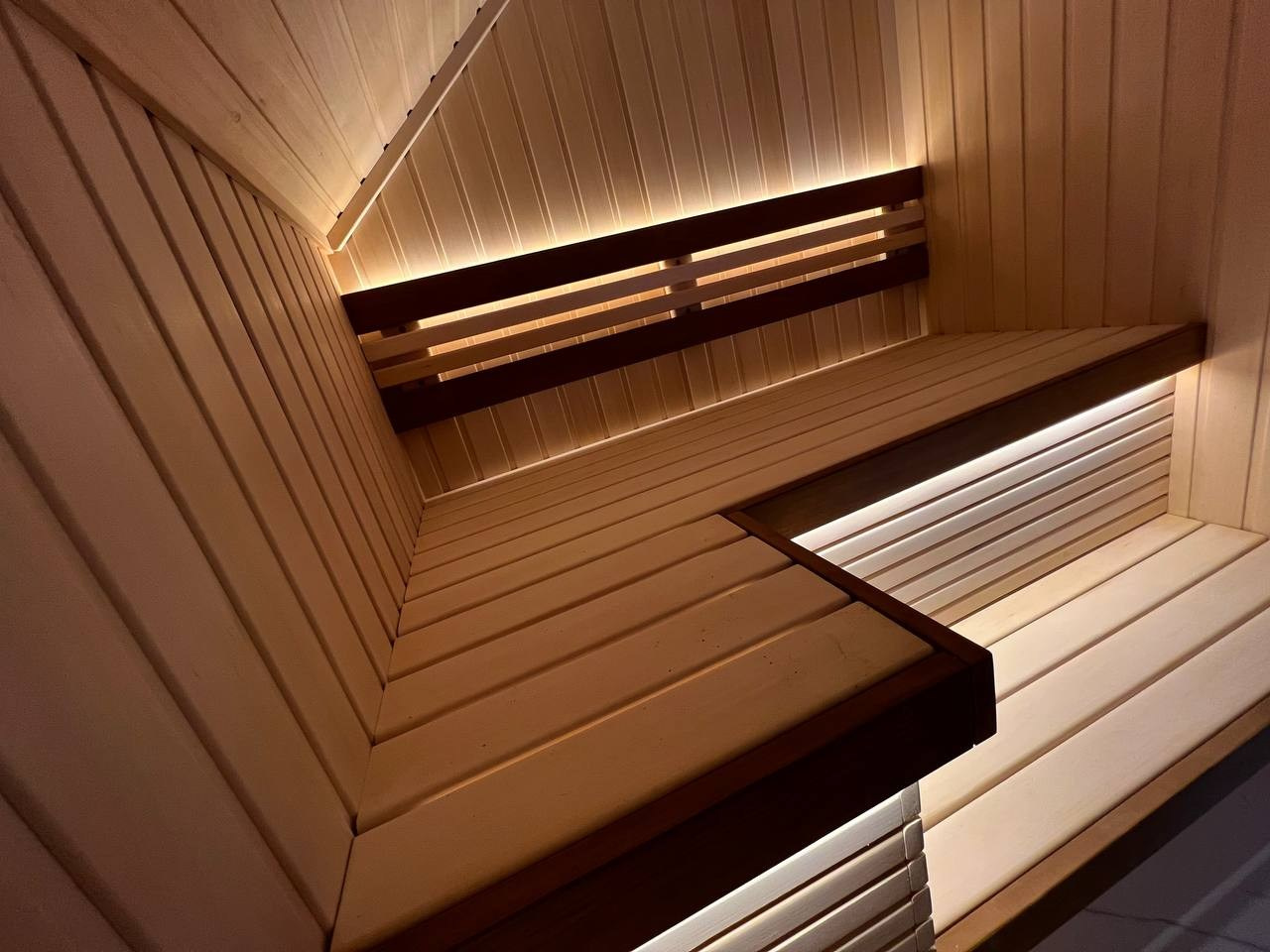 Уютная сауна на мансарде в Дранишниках: липа, термоосина и быстрый прогрев от Harvia Vega. SaunaTopMasters