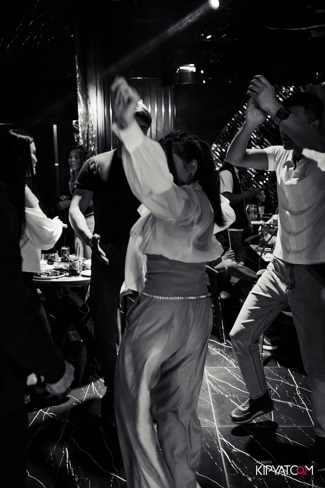 MOOD KARAOKE & TERRACE. КИПЯТКОМ АЛМАТЫ!