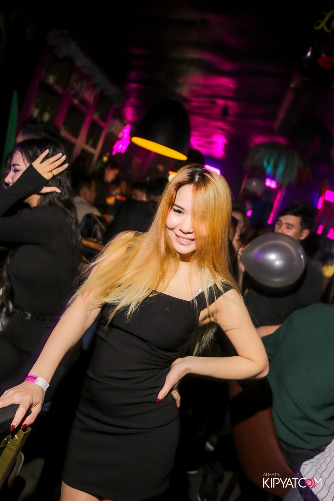 UYAT EMES BAR. КИПЯТКОМ АЛМАТЫ!