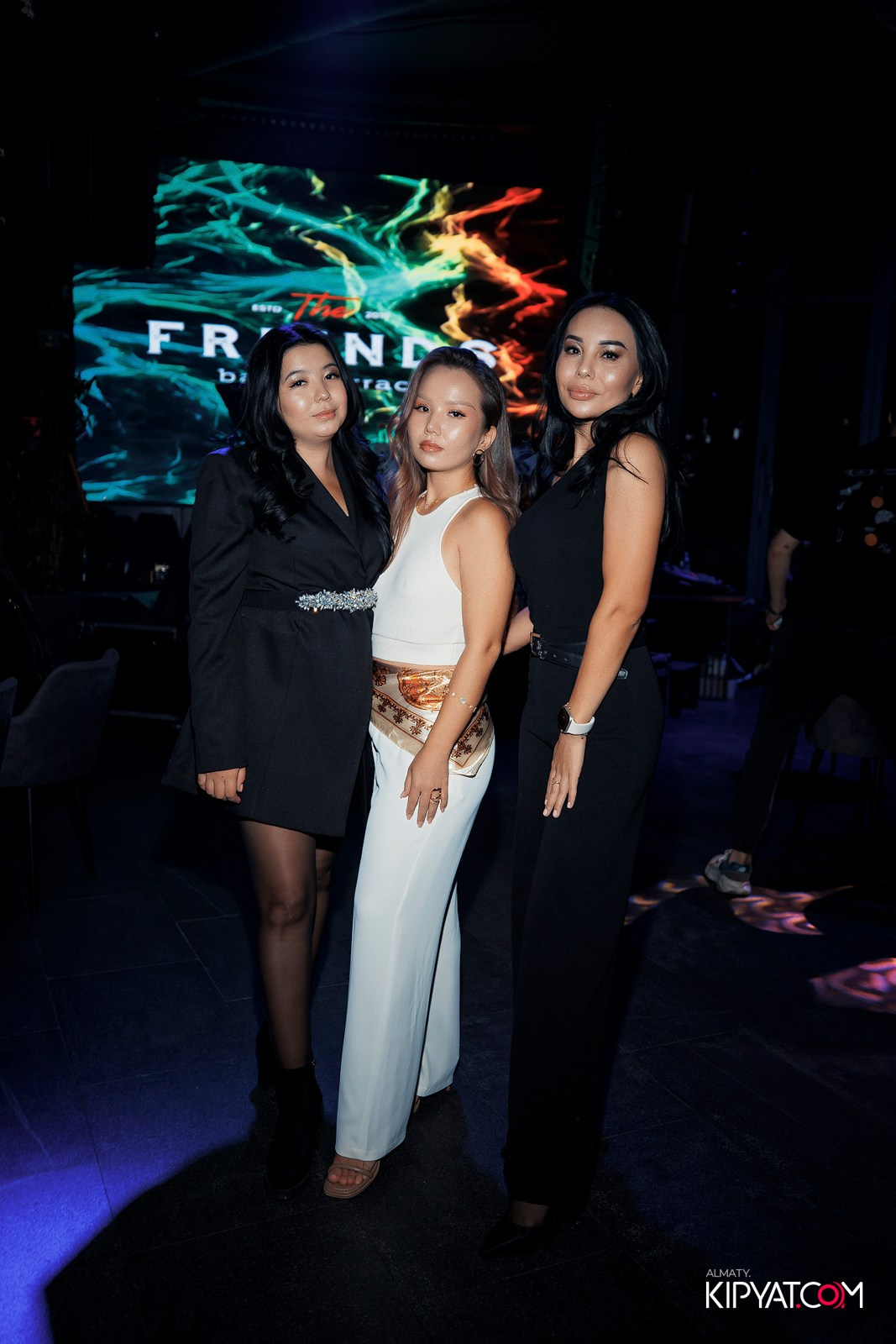 FRIENDS BAR & TERRACE. КИПЯТКОМ АЛМАТЫ!