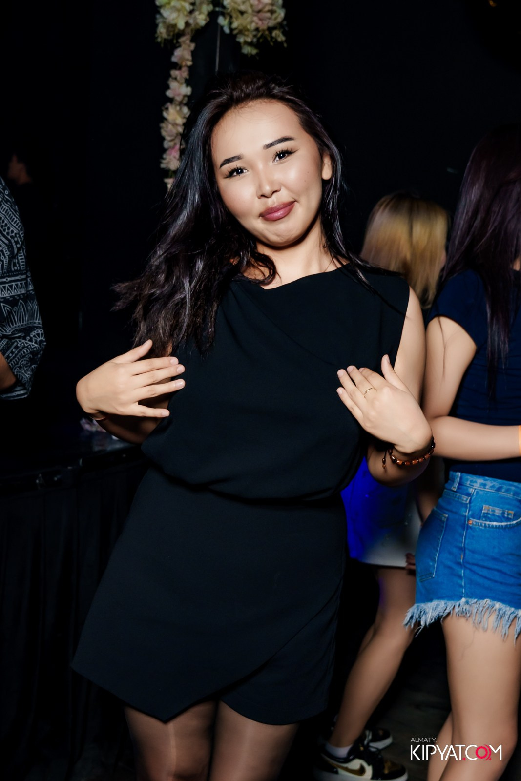 UYAT EMES BAR. КИПЯТКОМ АЛМАТЫ!