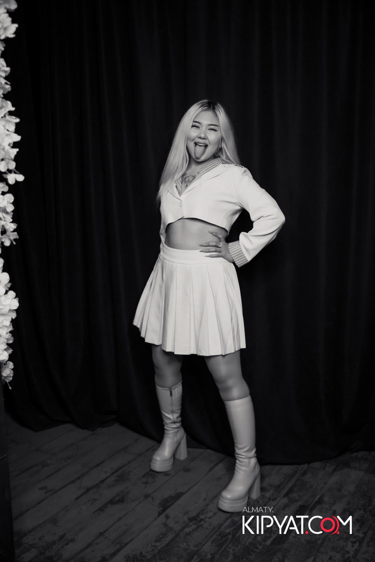 UYAT EMES BAR. КИПЯТКОМ АЛМАТЫ!