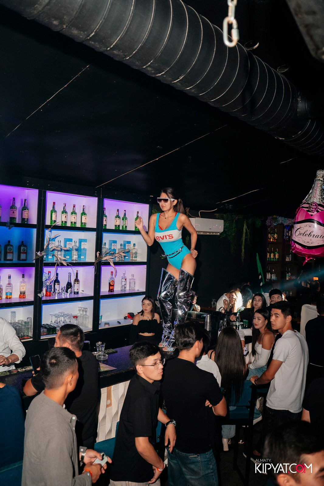 UYAT EMES BAR. КИПЯТКОМ АЛМАТЫ!