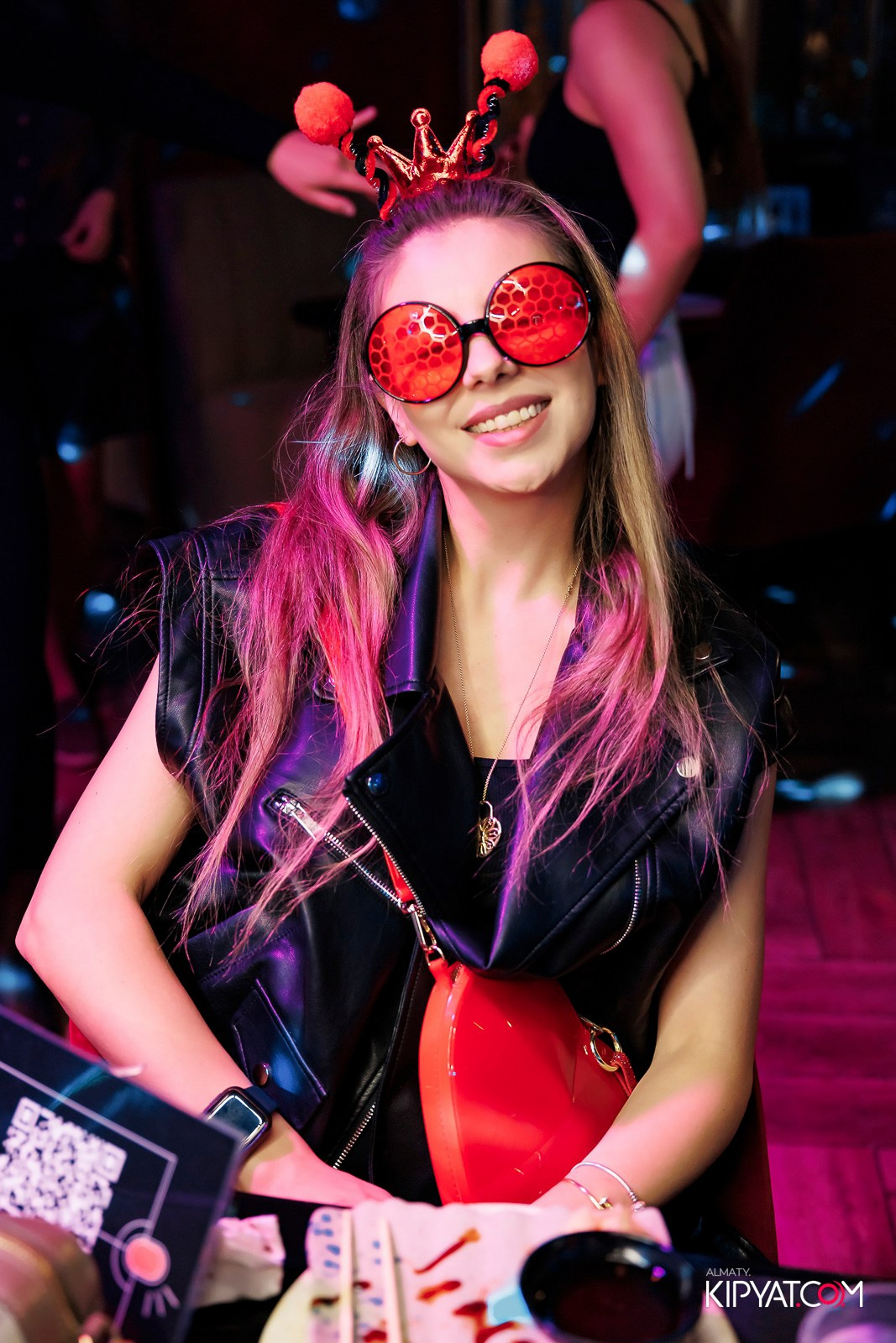 ЗАЯ, НА БИС. КИПЯТКОМ АЛМАТЫ!