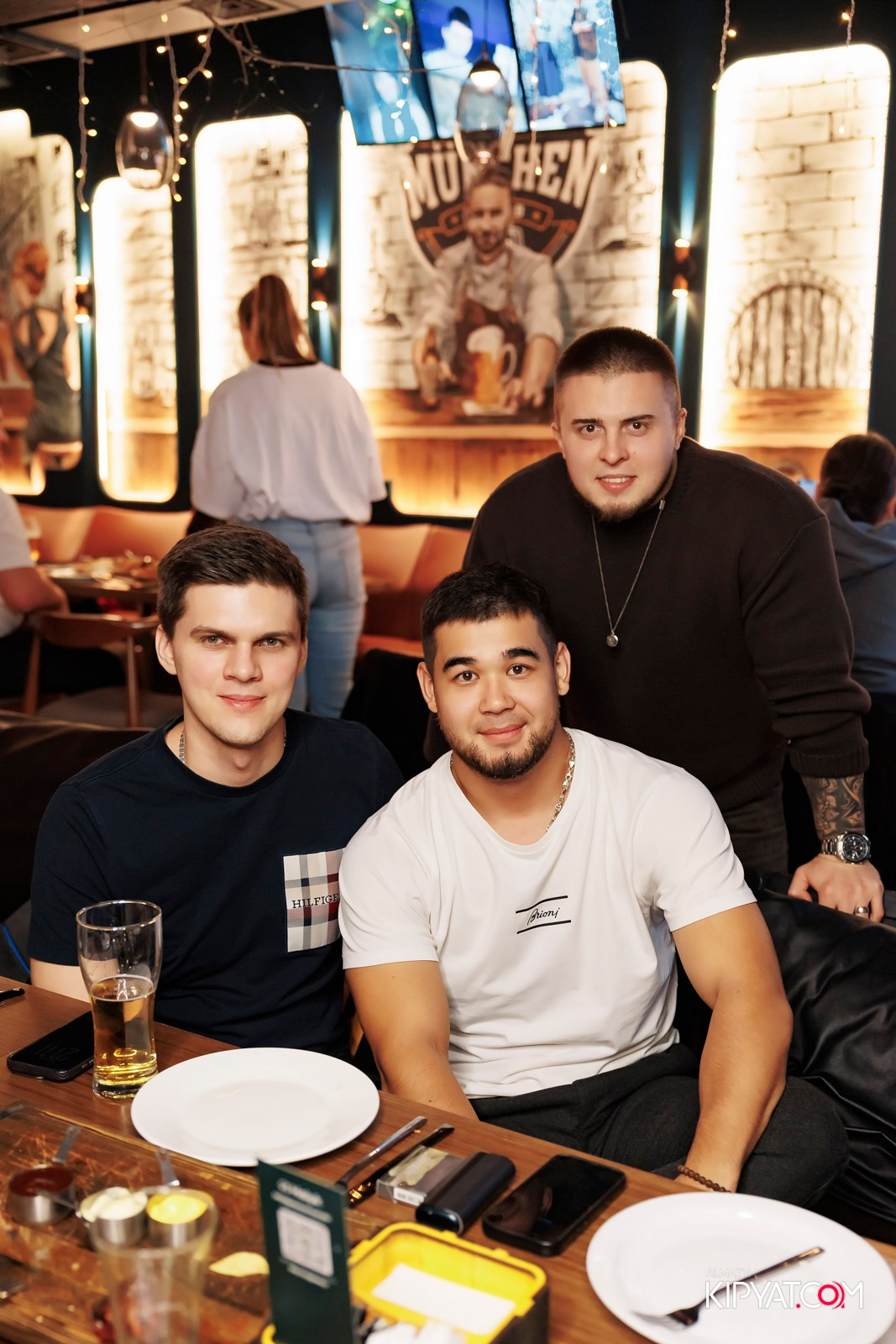 MUNCHEN PUB. КИПЯТКОМ АЛМАТЫ!