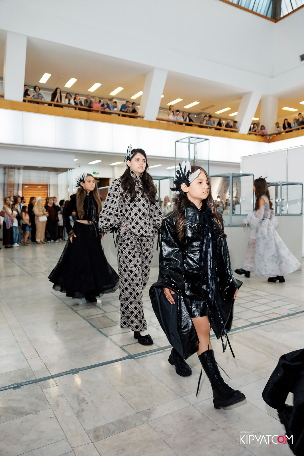 JUNIOR MODELS SHOW. ПЕРФОМАНС НОЧЬ В МУЗЕЕ. КИПЯТКОМ АЛМАТЫ! Фотосъемка мероприятий в Алматы