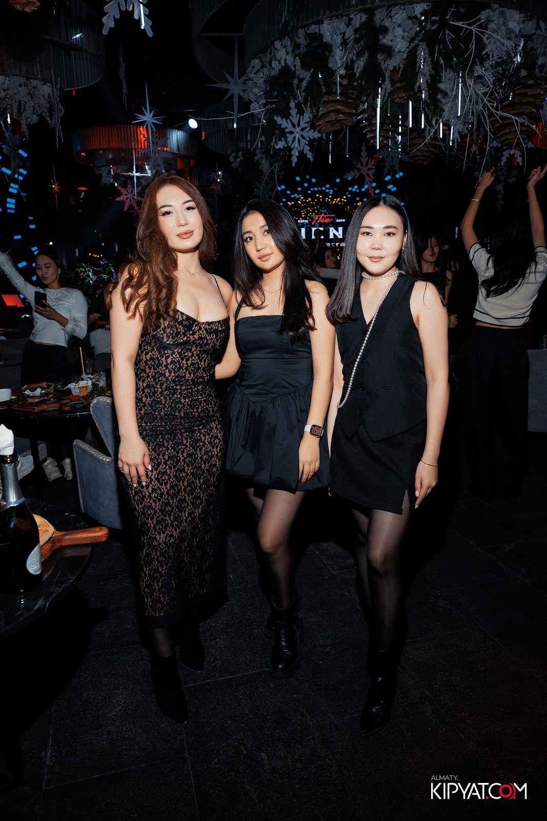 FRIENDS BAR & TERRAACE. КИПЯТКОМ АЛМАТЫ!