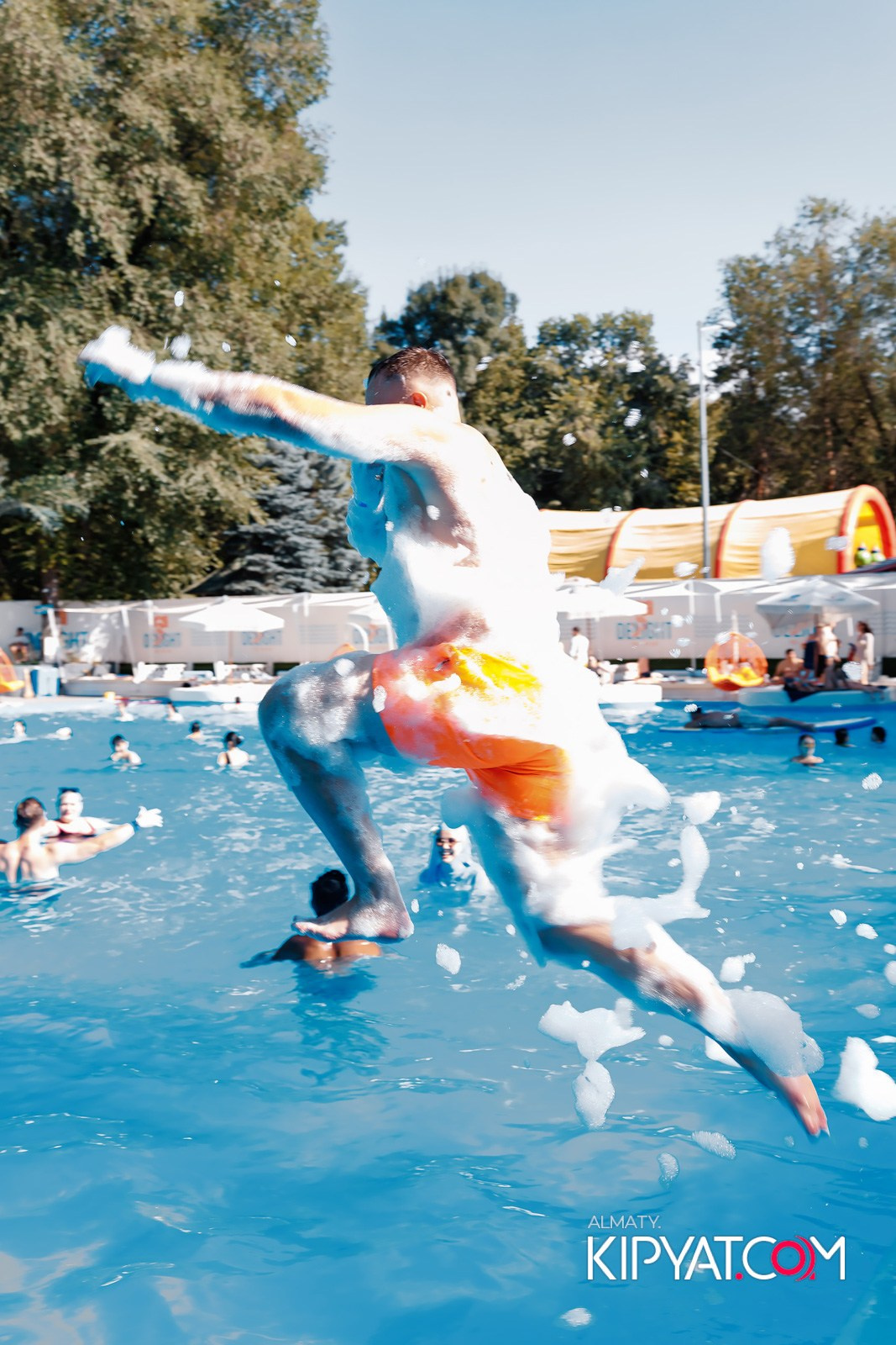 ПЕННАЯ ВЕЧЕРИНКА/ДЫМОВОЕ ШОУ/БАССЕЙН DELIGHT POOL. КИПЯТКОМ АЛМАТЫ!