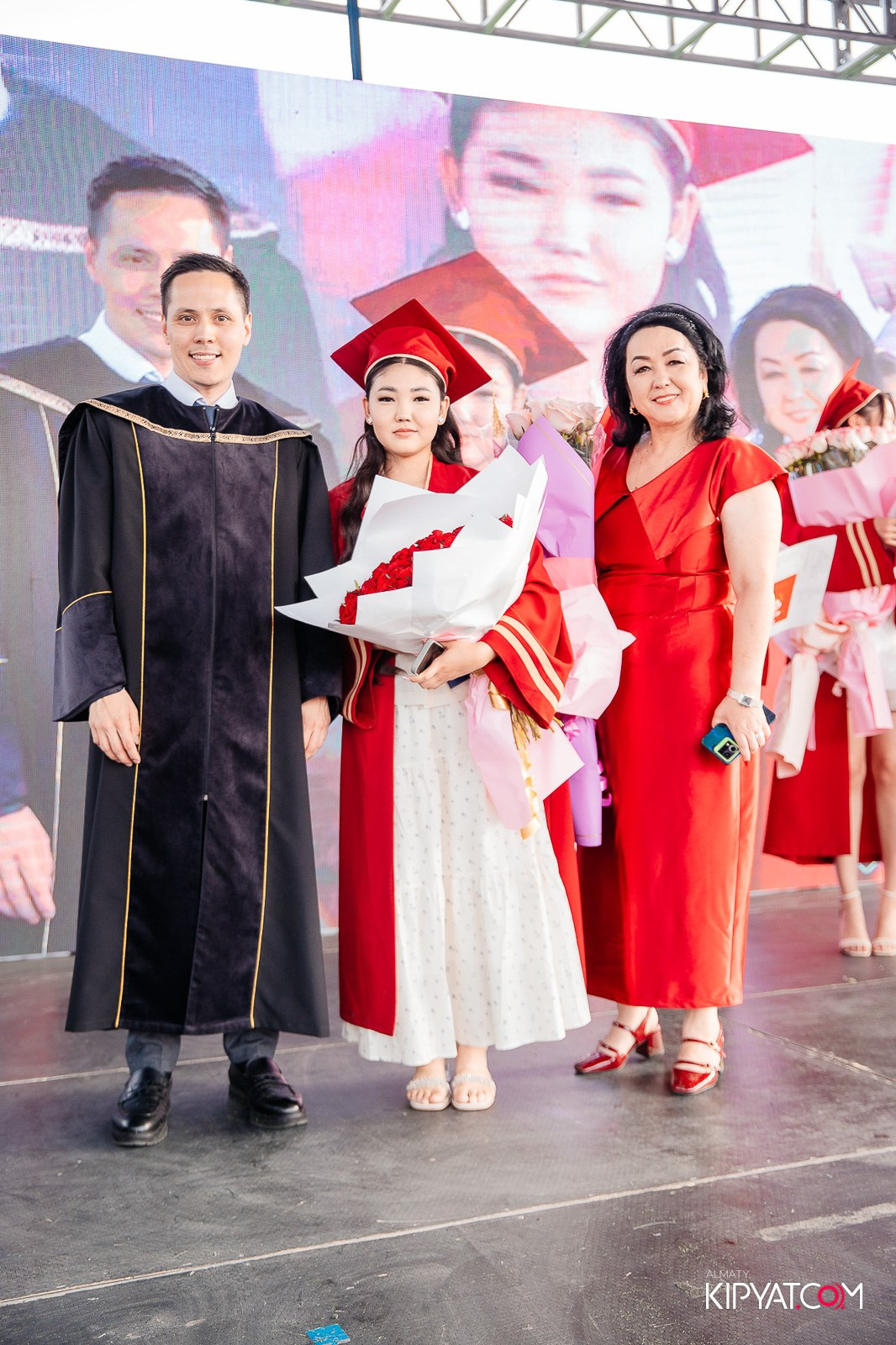 ВРУЧЕНИЕ ДИПЛОМОВ — НАРХОЗ КОЛЛЕДЖ. Part 3. КИПЯТКОМ АЛМАТЫ!