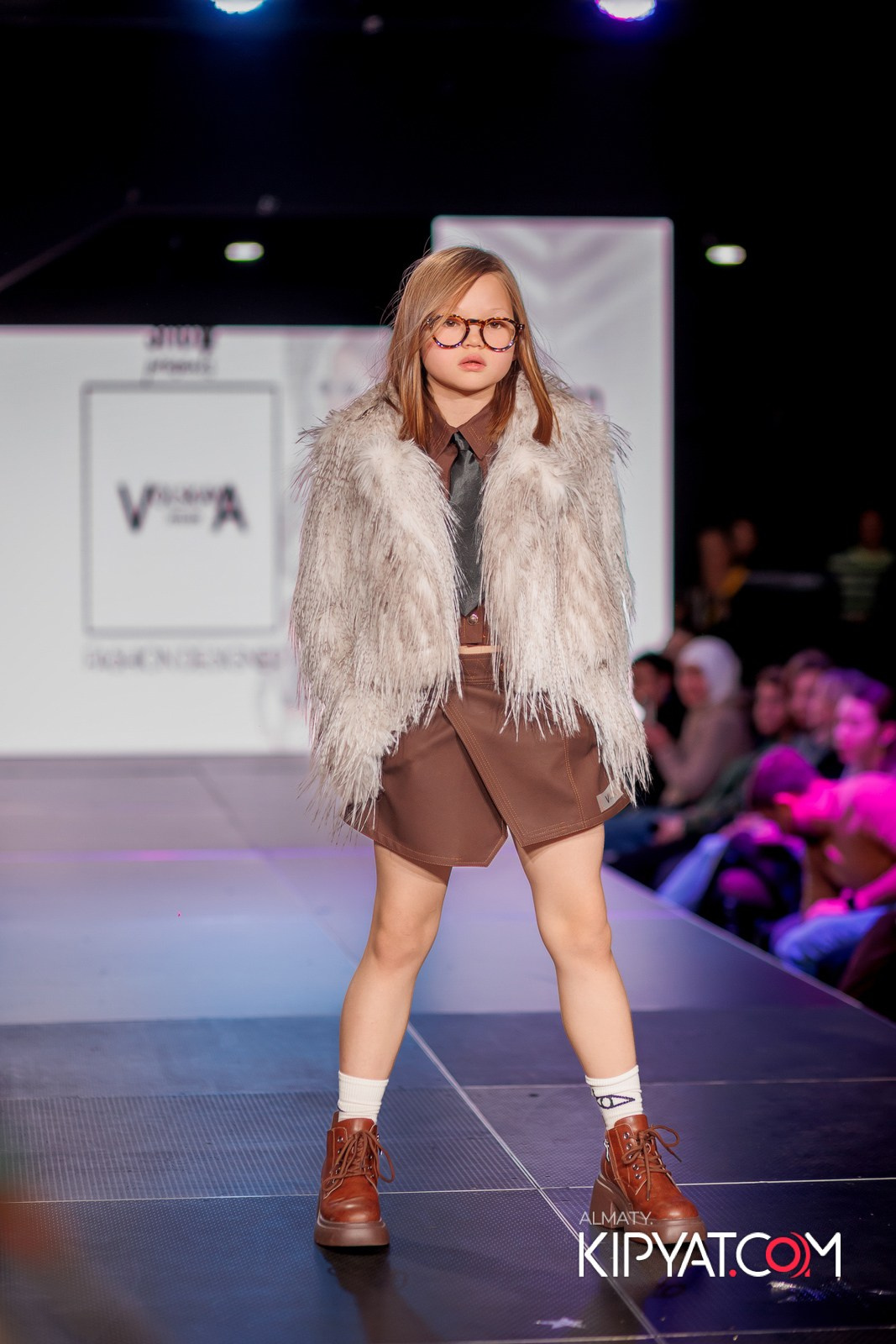 JUNIOR MODELS SHOW В РАМКАХ БЛАГОТВОРИТЕЛЬНОГО ПРОЕКТА МОДА ЗА СЧАСТЬЕ ДЕТЕЙ. КИПЯТКОМ АЛМАТЫ!