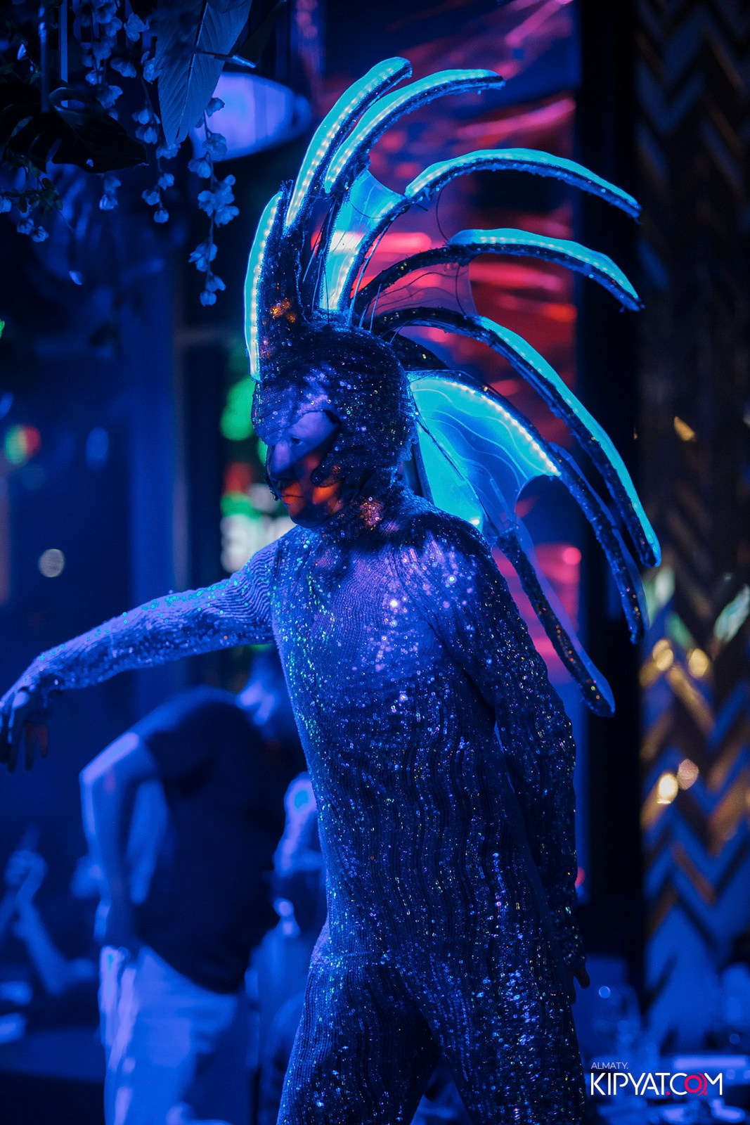 FRIENDS BAR & TERRACE. КИПЯТКОМ АЛМАТЫ!