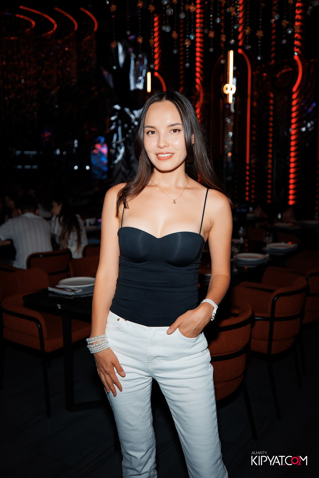 FRIENDS BAR & TERRACE. КИПЯТКОМ АЛМАТЫ!