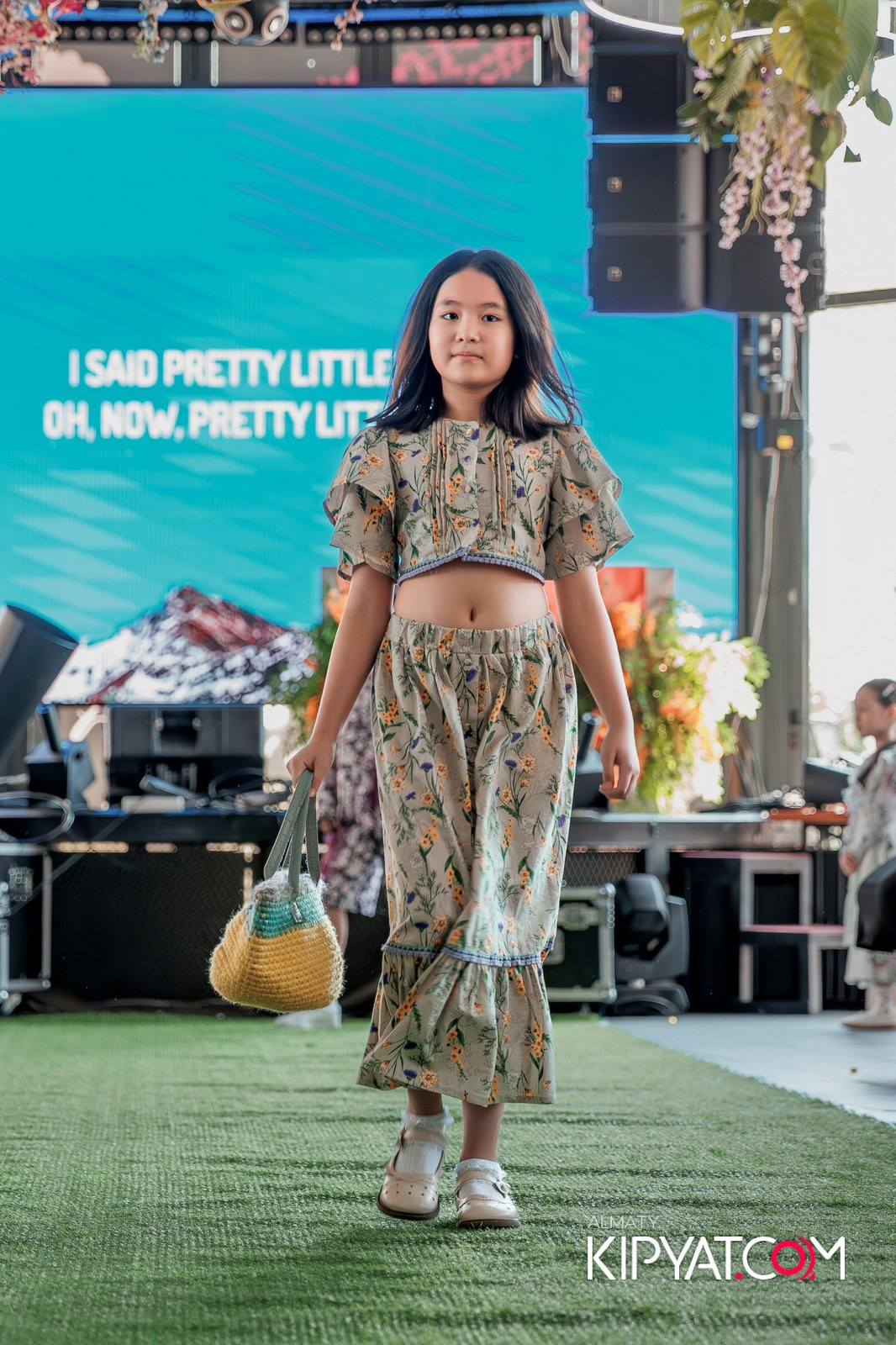 PROM KIDS FASHION SHOW. КИПЯТКОМ АЛМАТЫ!