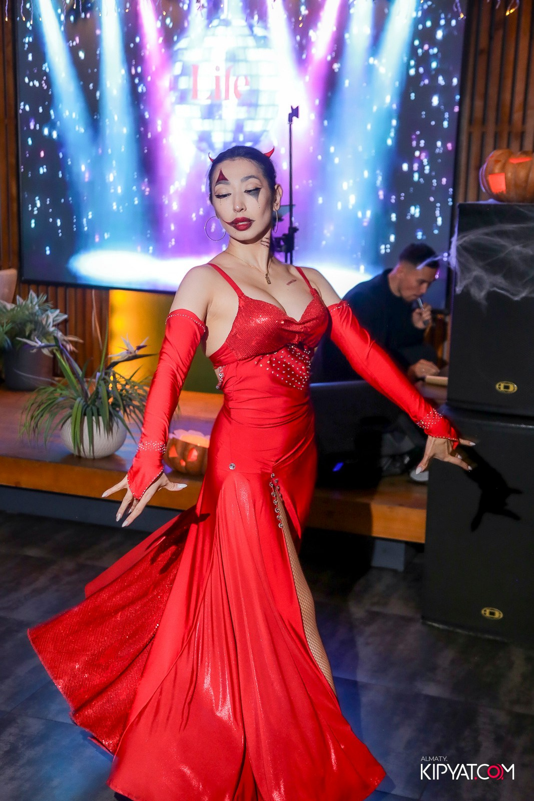 LIFE GRILL CAFE. КИПЯТКОМ АЛМАТЫ!