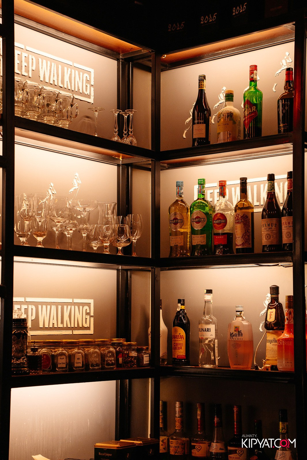 LAUREATE GRAND CAFÉ. КИПЯТКОМ АЛМАТЫ!