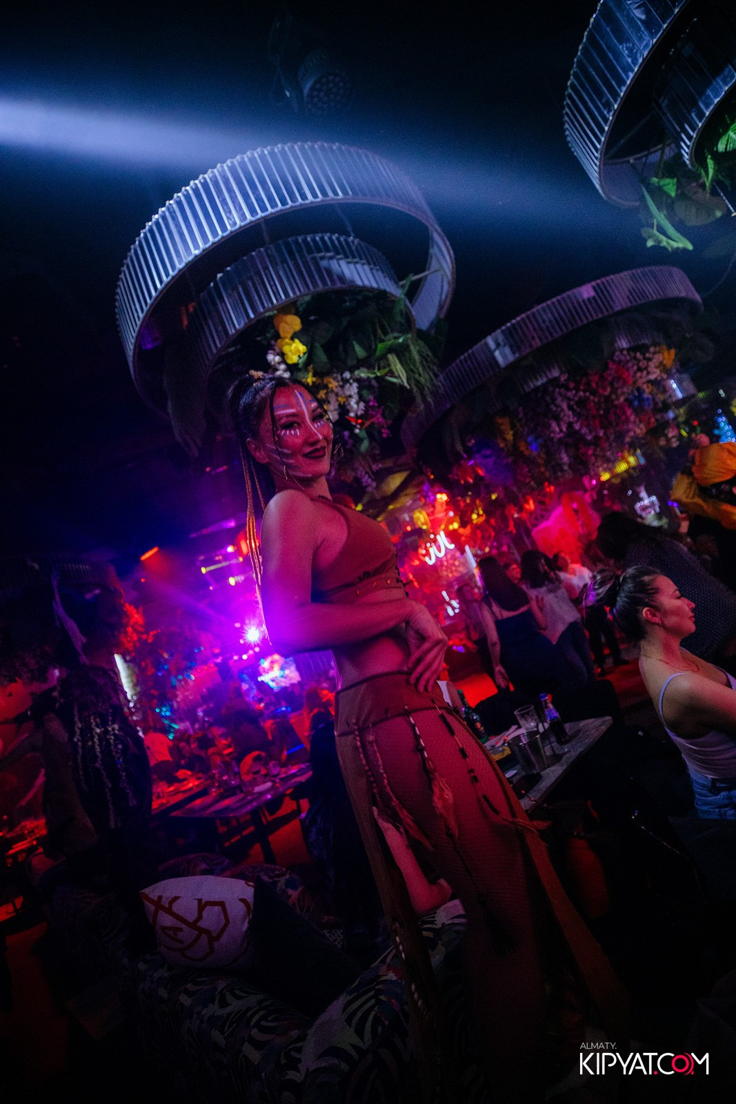 FRIENDS BAR & TERRACE. КИПЯТКОМ АЛМАТЫ!