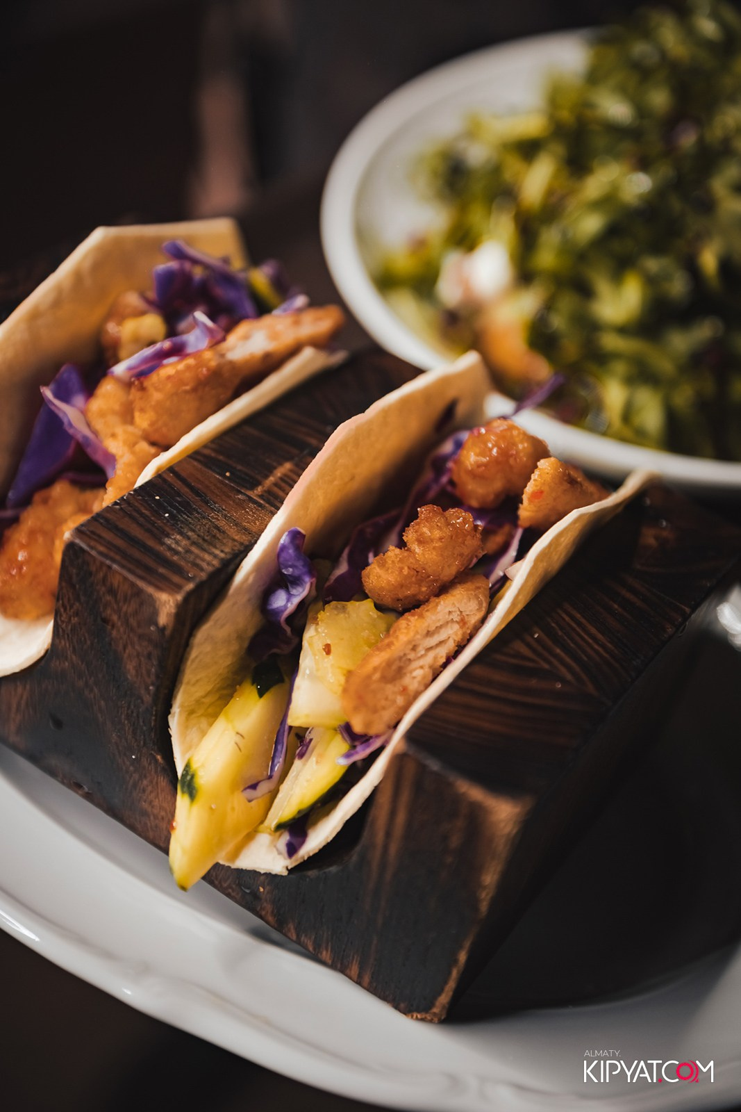 РЕСТО-БАР СКАНДАЛИСТЪ. КИПЯТКОМ АЛМАТЫ!