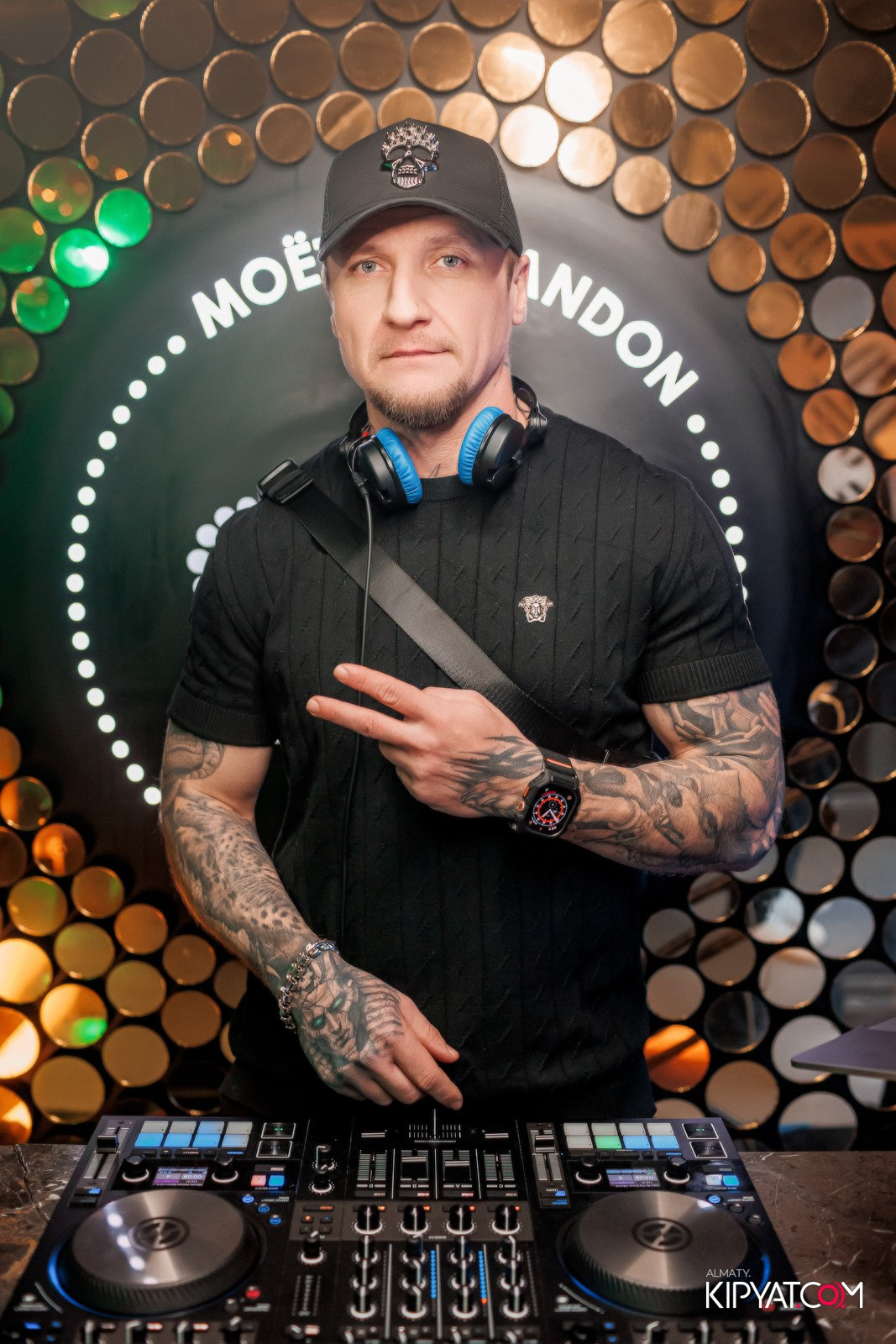 LAUREATE GRAND CAFÉ. КИПЯТКОМ АЛМАТЫ!