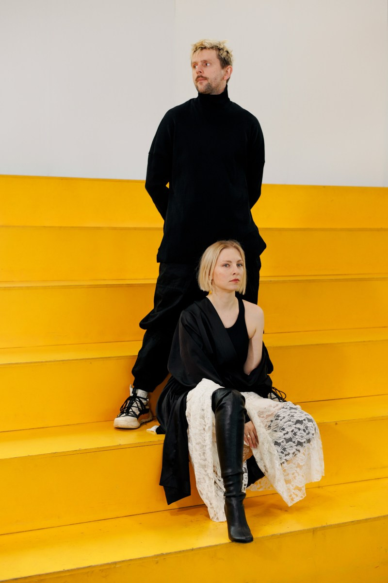 Лавстори с лапшой и жёлтым ангаром. Свадебный и семейный фотограф в Нижнем Новгороде и Москве