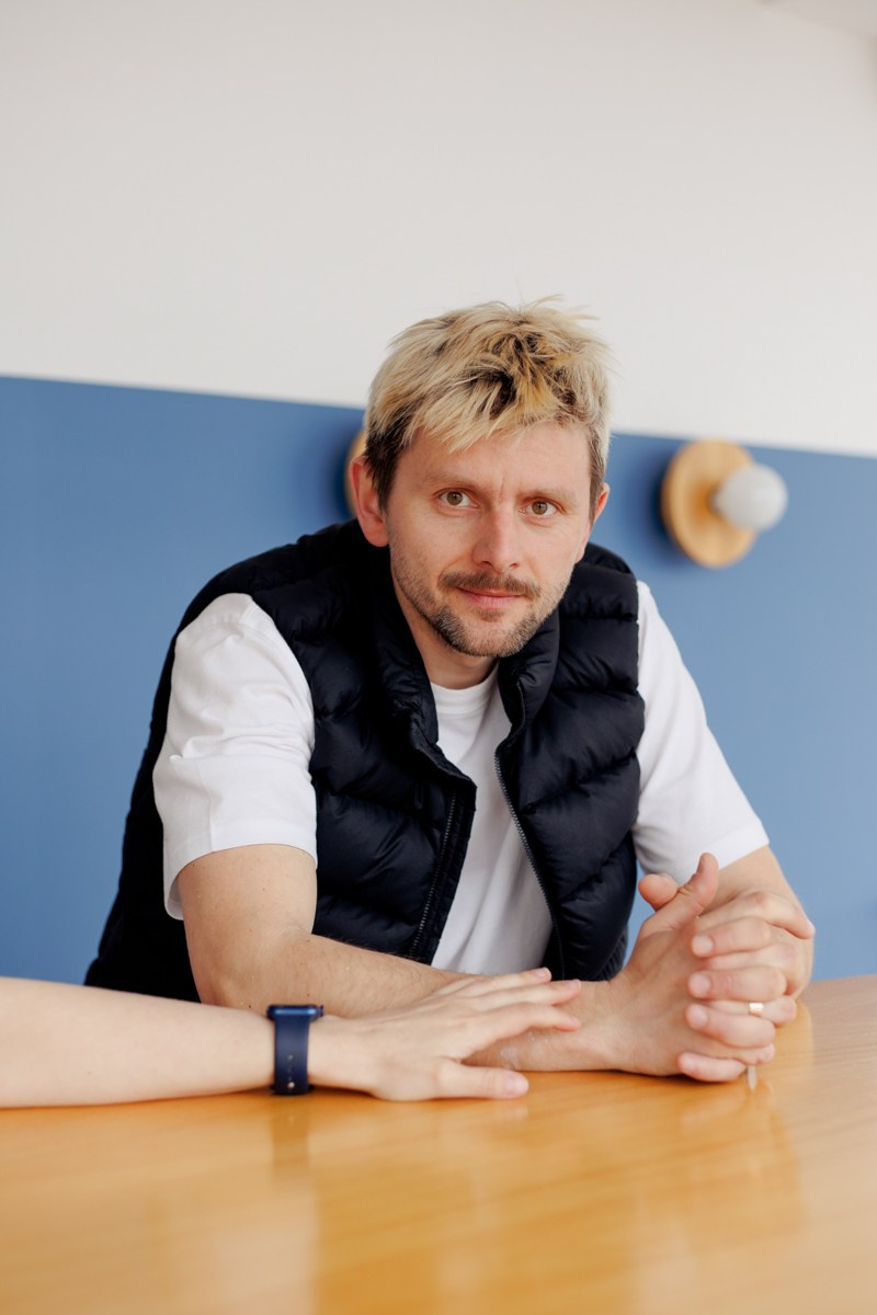 Лавстори с лапшой и жёлтым ангаром. Свадебный и семейный фотограф в Нижнем Новгороде и Москве