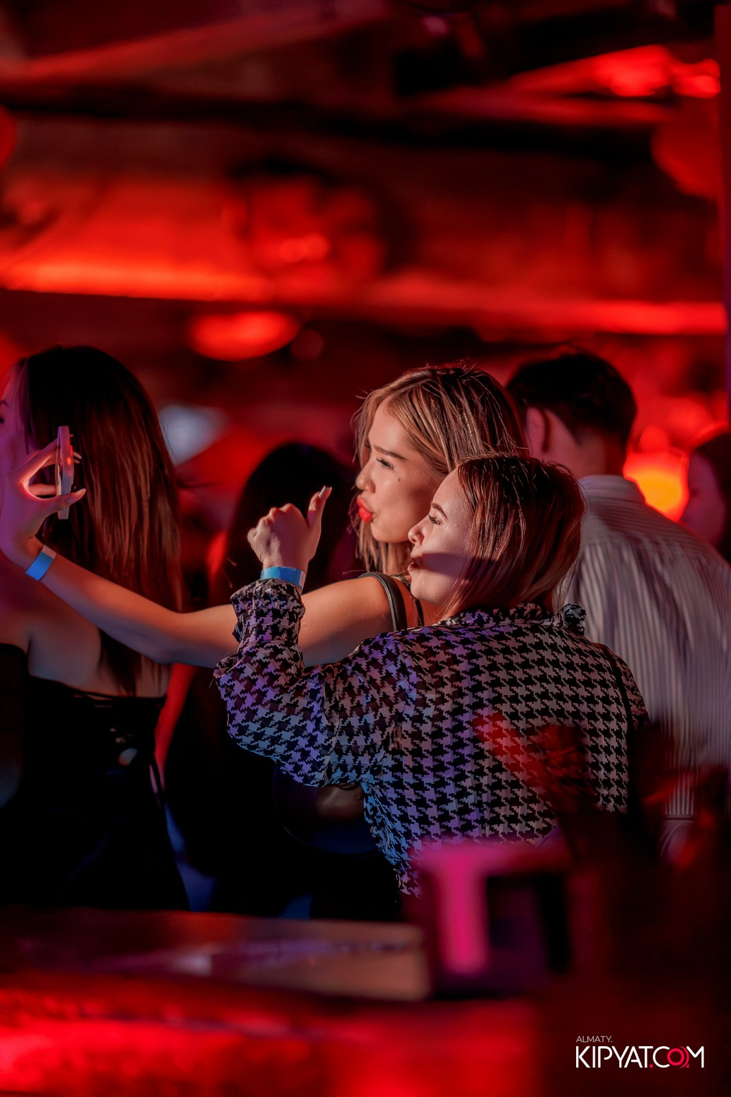 BHB. КИПЯТКОМ АЛМАТЫ!