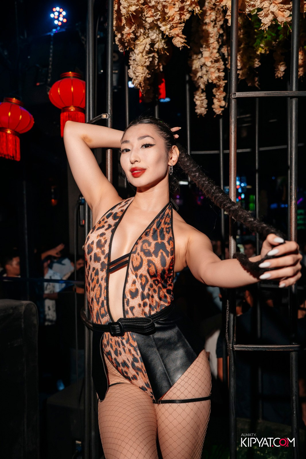 UYAT EMES BAR. КИПЯТКОМ АЛМАТЫ!