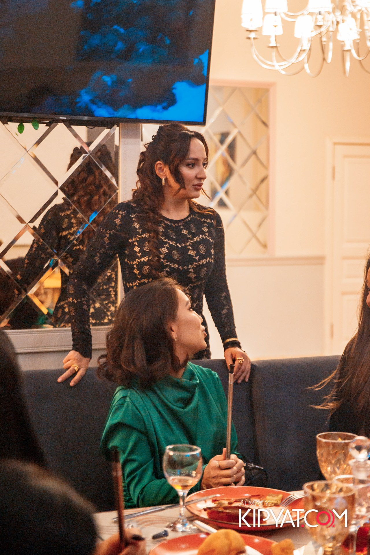 ДЕНЬ РОЖДЕНИЯ КАФЕ ЭСМИРАЛЬДА. КИПЯТКОМ АЛМАТЫ!