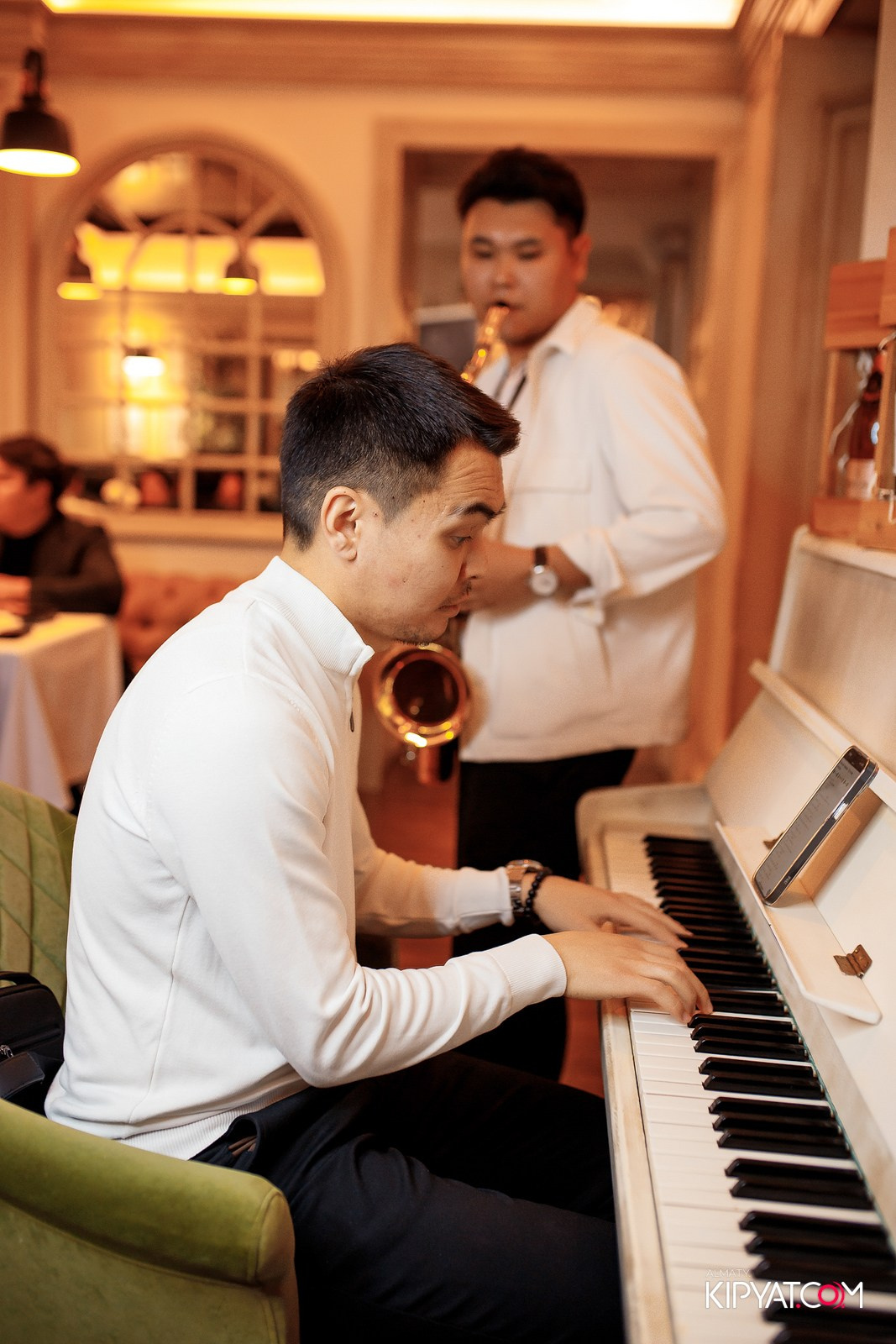 LAUREATE RESTAURANT. КИПЯТКОМ АЛМАТЫ!