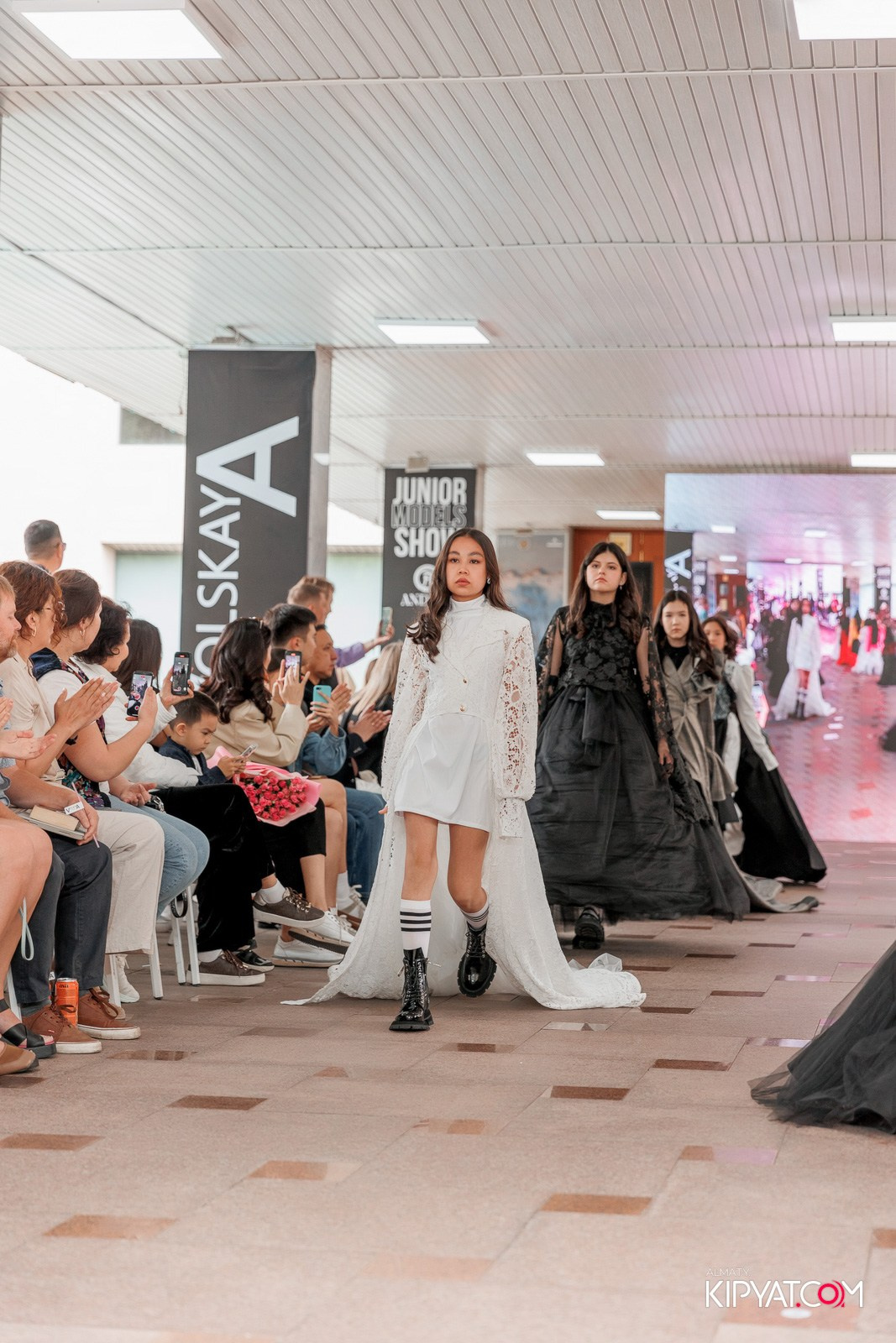 JUNIOR FASHION SHOW. КИПЯТКОМ АЛМАТЫ!
