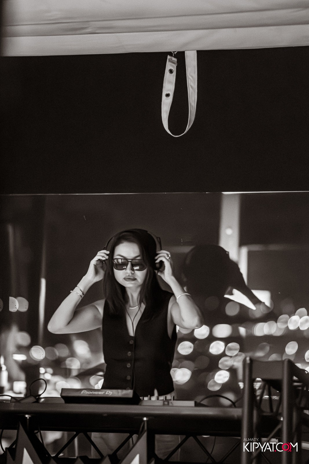 ВЫСТУПЛЕНИЕ DJ SUNQAR DJ BONI В SUNQAR BAR & RESTAURANT. КИПЯТКОМ АЛМАТЫ!