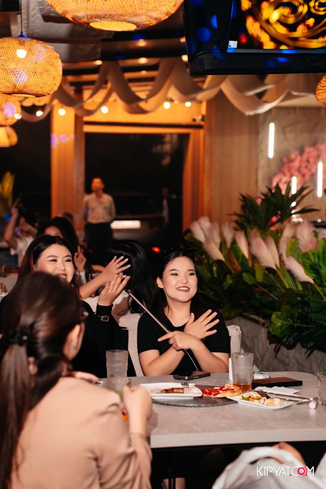 ОТКРЫТИЕ ЛЕТНЕЙ ТЕРРАСЫ В МЯТА PLATINUM НА АБАЯ. КИПЯТКОМ АЛМАТЫ! Фотосъемка мероприятий в Алматы