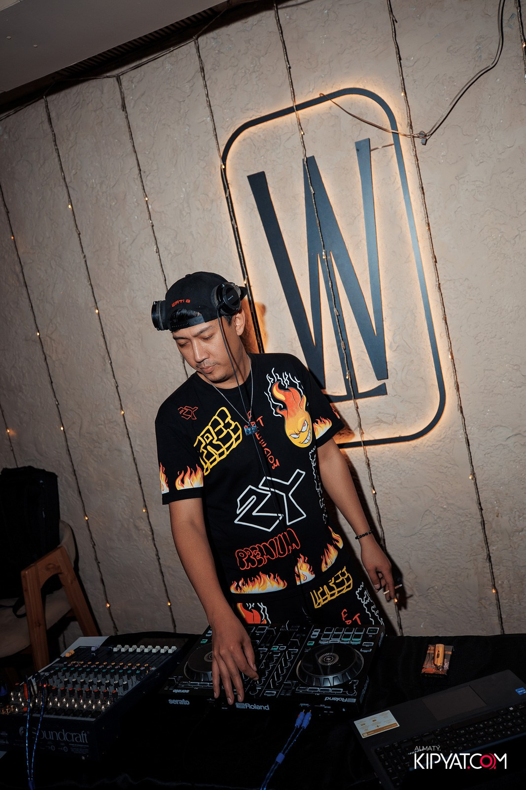 THE WALL STREET. КИПЯТКОМ АЛМАТЫ!