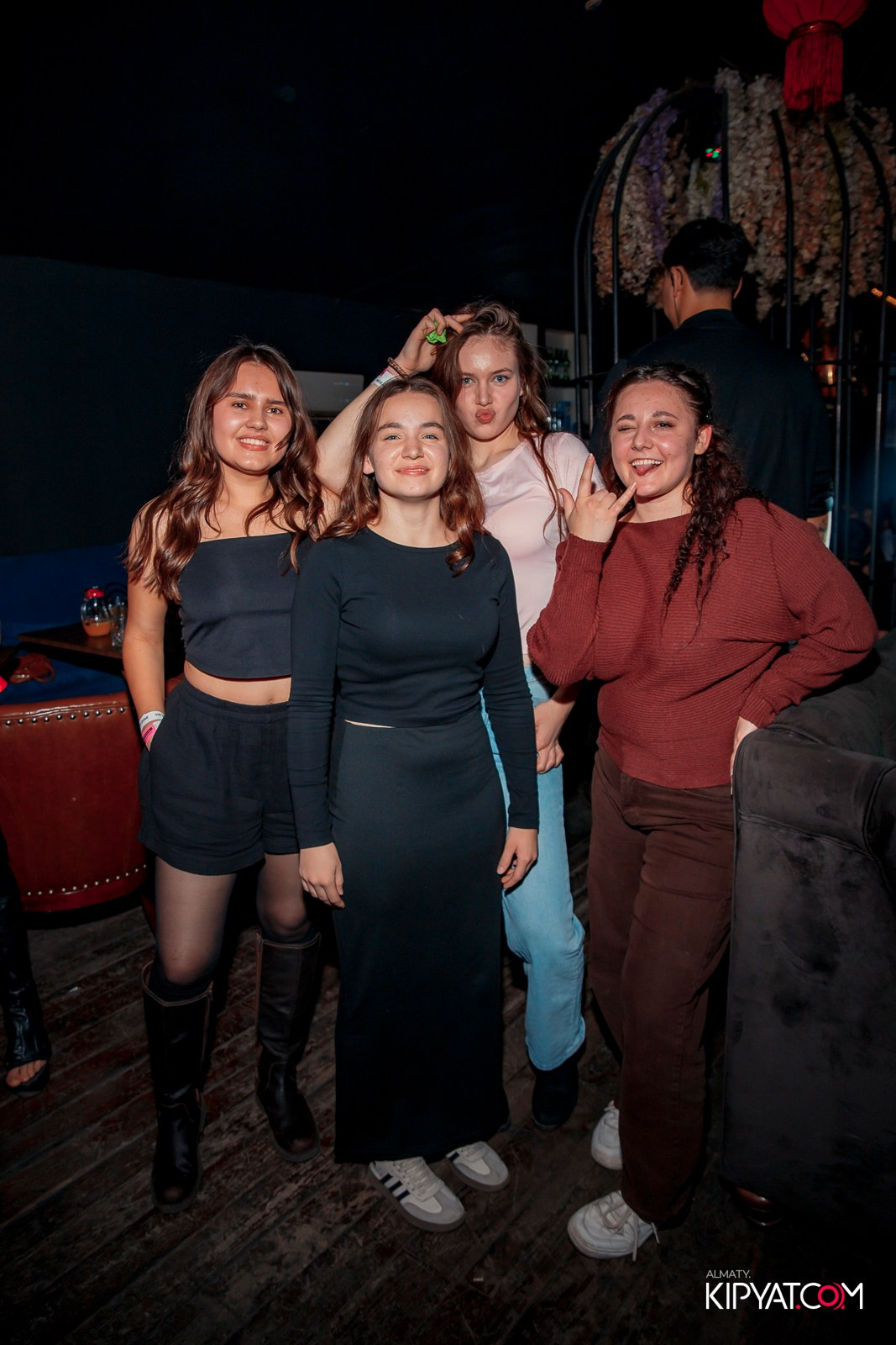 UYAT EMES BAR. КИПЯТКОМ АЛМАТЫ! Фотосъемка мероприятий в Алматы
