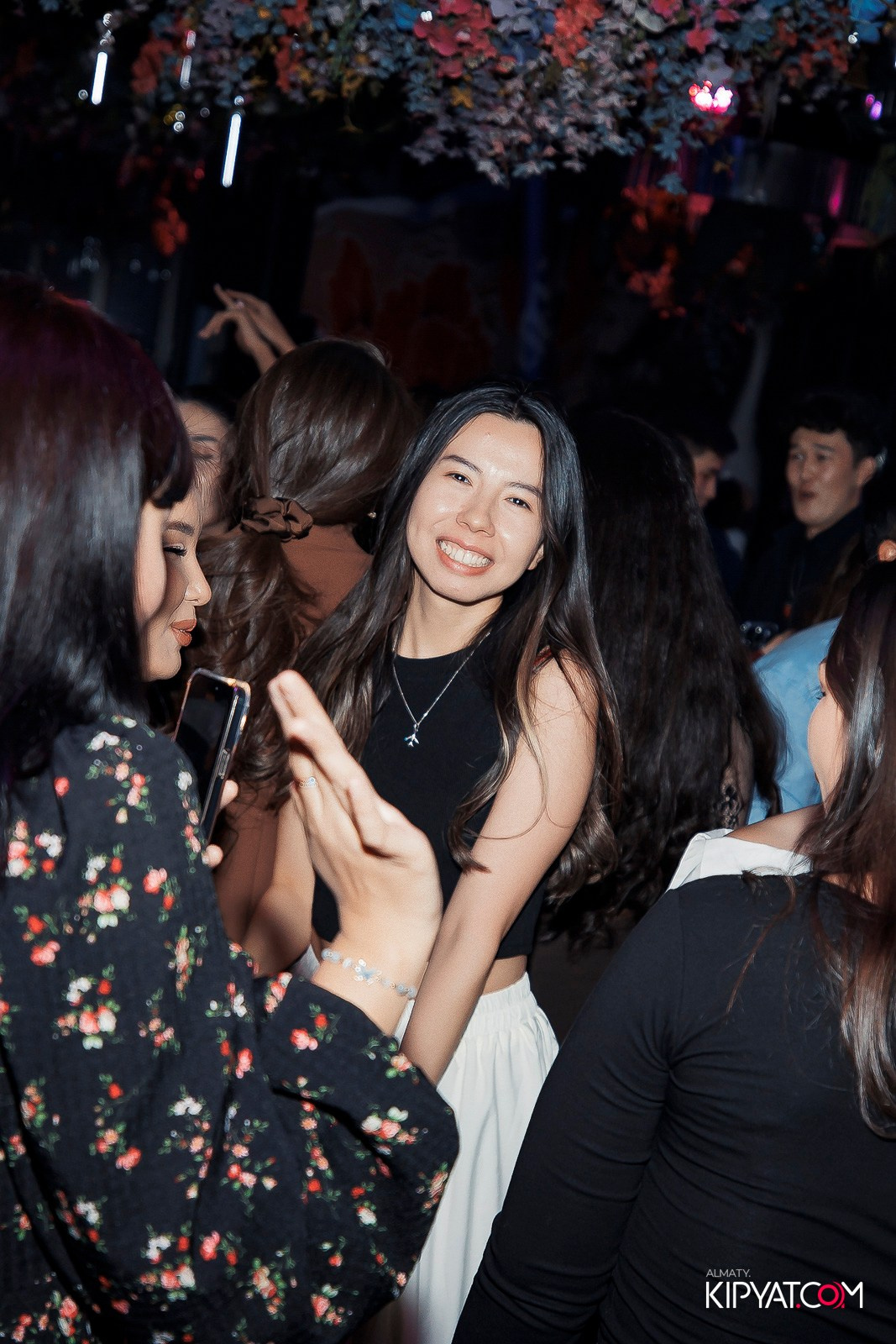 FRIENDS BAR & TERRACE. КИПЯТКОМ АЛМАТЫ!