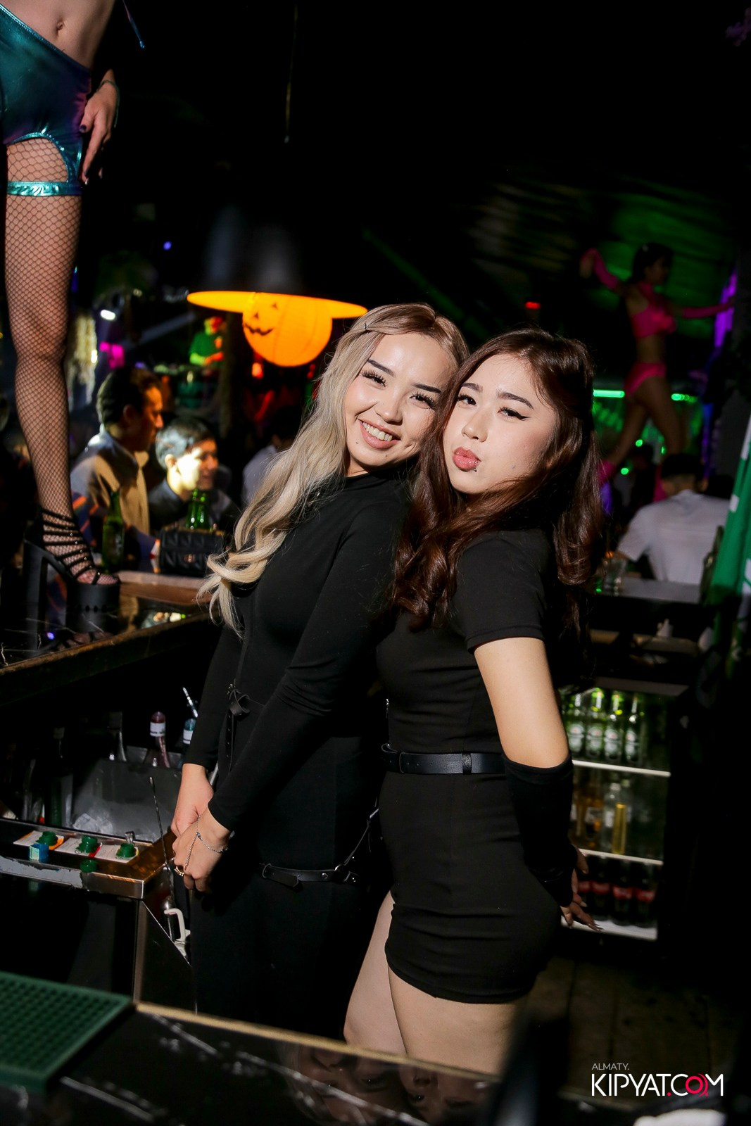 UYAT EMES BAR. КИПЯТКОМ АЛМАТЫ!