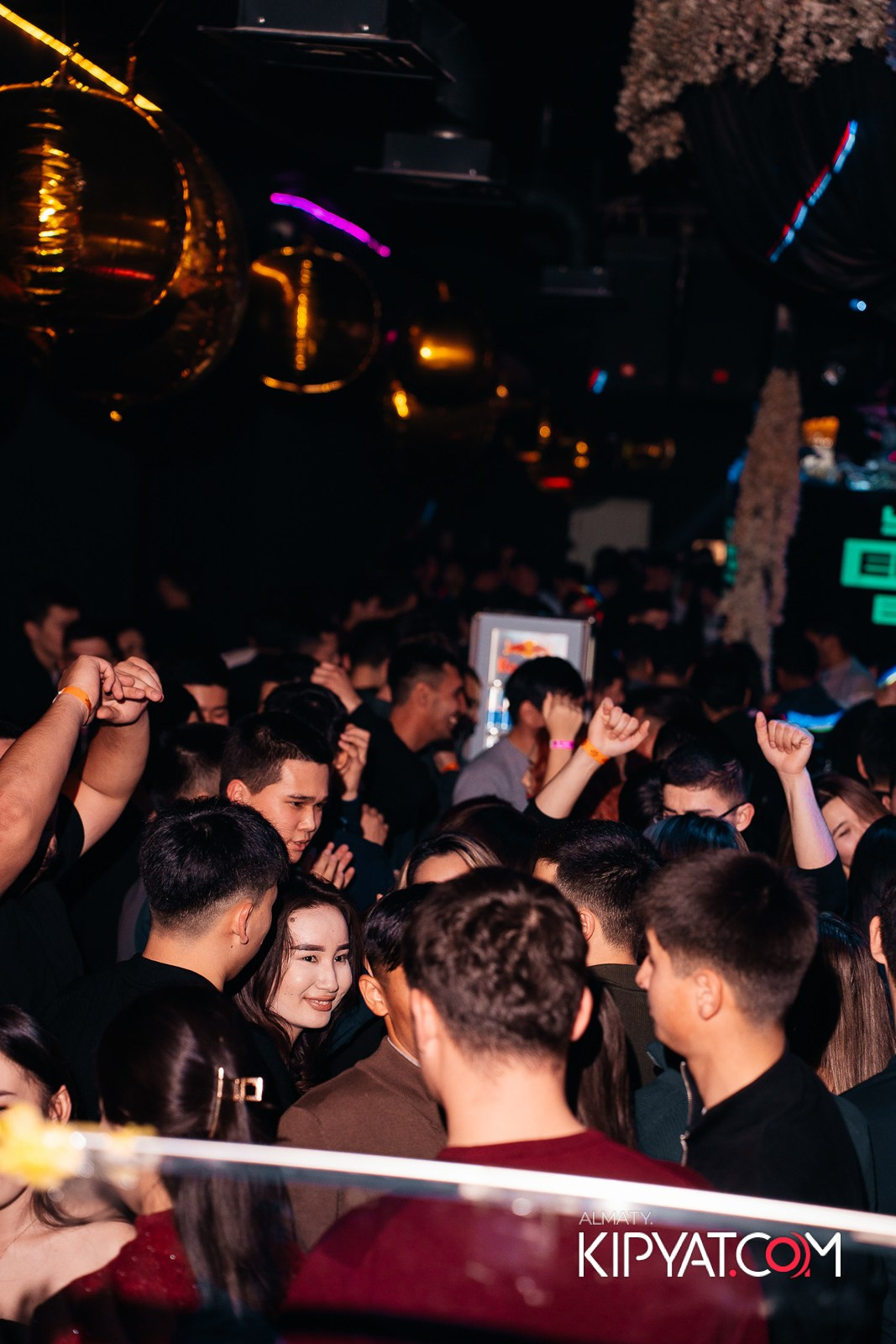 UYAT EMES BAR. КИПЯТКОМ АЛМАТЫ!