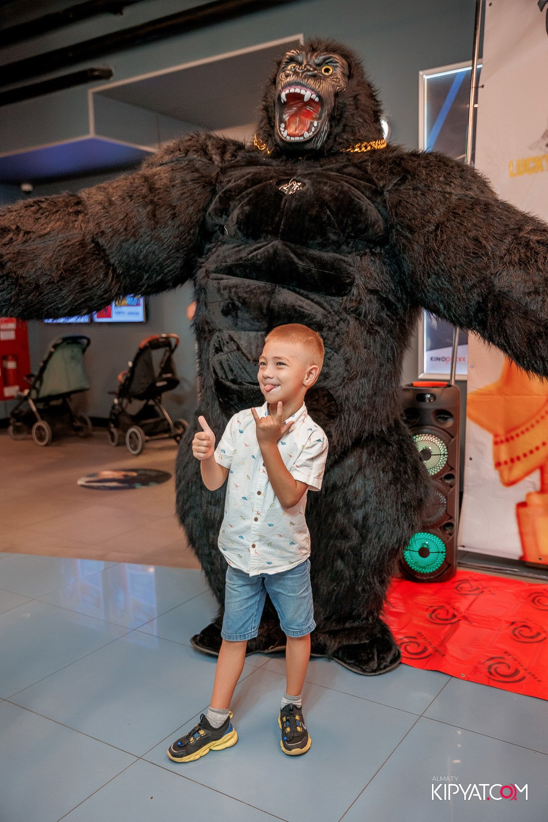 ПРЕЗЕНТАЦИЯ 10 ГРУППЫ КИНОПРОЕКТА STARBALALAR. КИПЯТКОМ АЛМАТЫ!