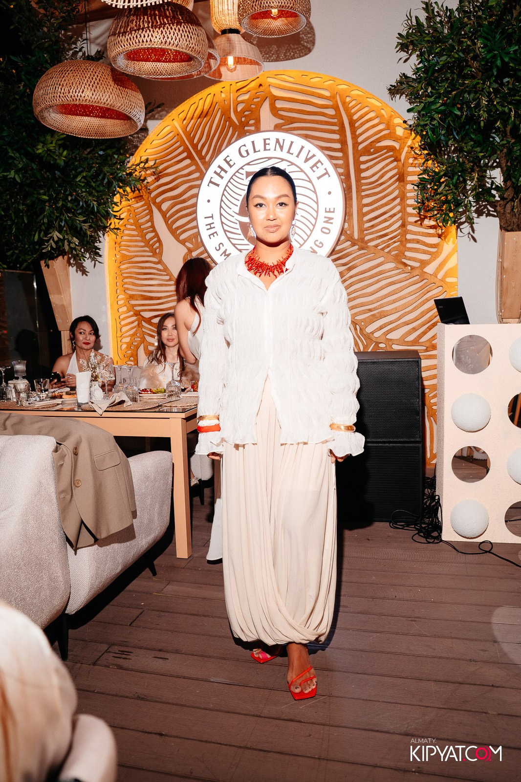 MOOD KARAOKE & TERRACE. КИПЯТКОМ АЛМАТЫ!