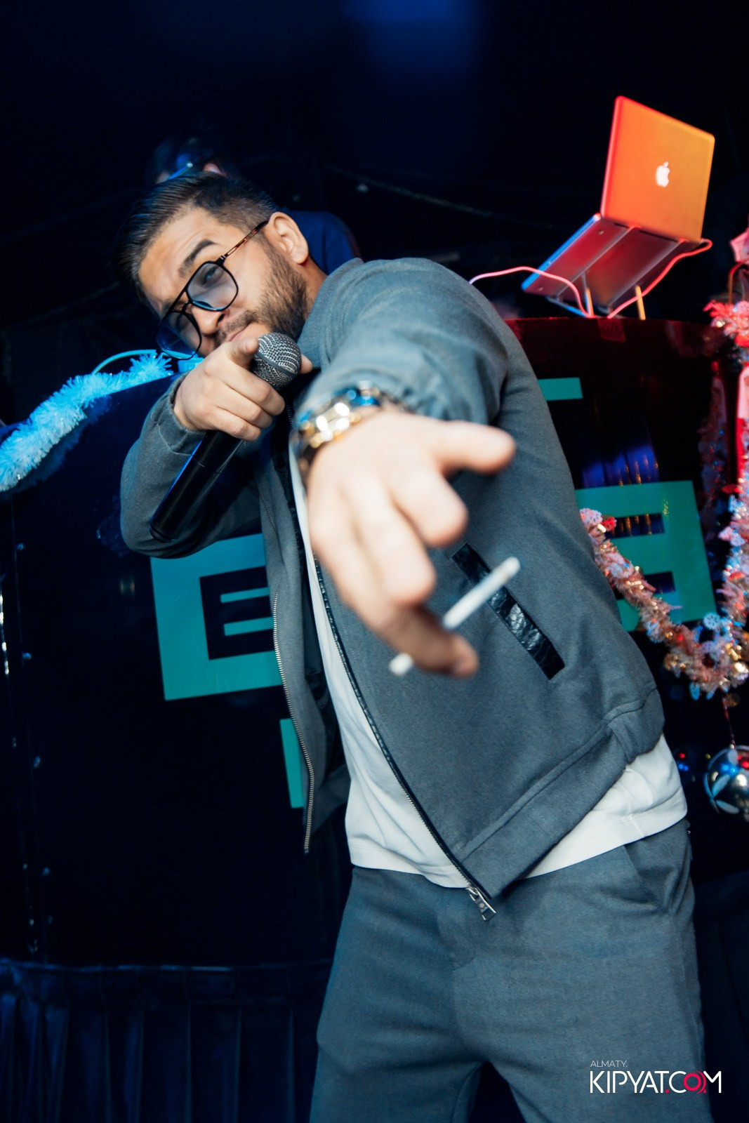 UYAT EMES BAR. КИПЯТКОМ АЛМАТЫ!