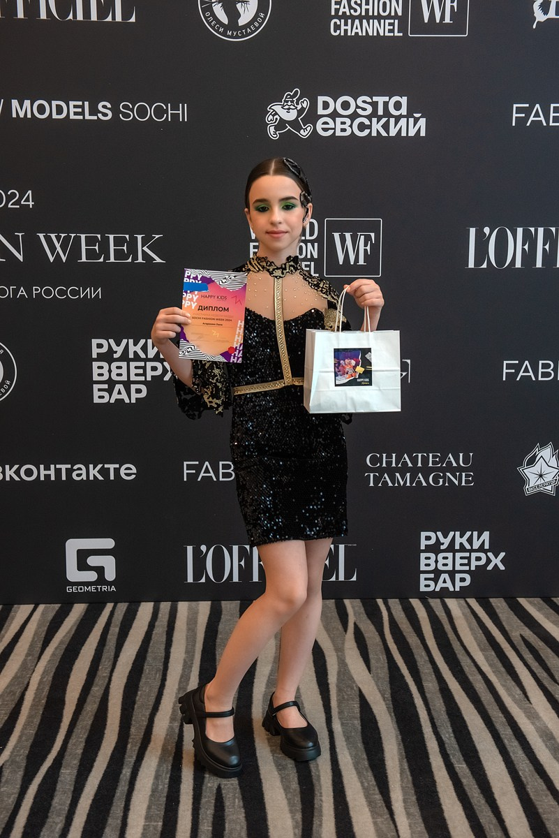 SochiFashionWeek2024 дизайнер Кибовская. Семейный и коммерческий фотограф в Сочи Александр Бодунов