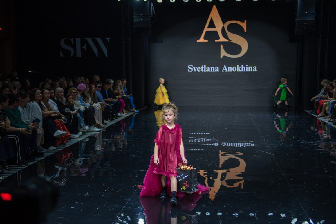 SochiFashionWeek2024 дизайнер Анохина Светлана. Семейный и коммерческий фотограф в Сочи Александр Бодунов