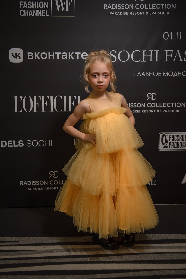 SochiFashionWeek2024 дизайнер Анохина Светлана. Семейный и коммерческий фотограф в Сочи Александр Бодунов