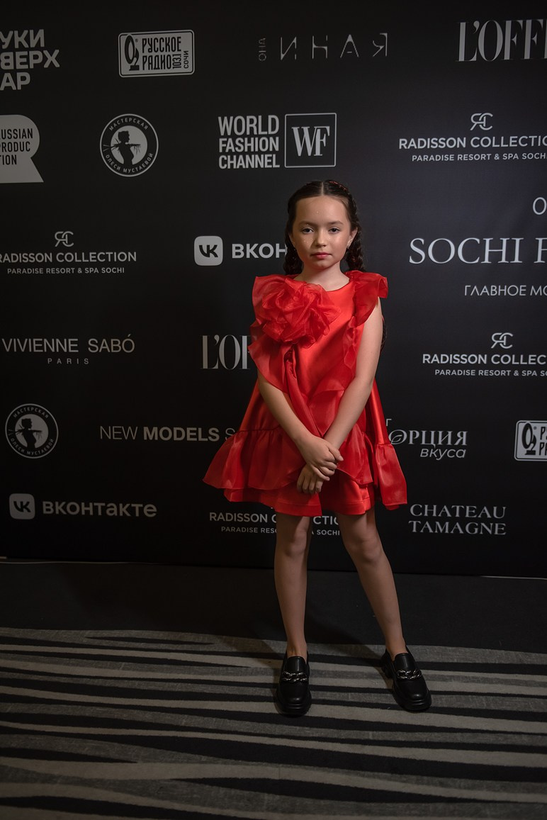 SochiFashionWeek2024 дизайнер Анохина Светлана. Семейный и коммерческий фотограф в Сочи Александр Бодунов