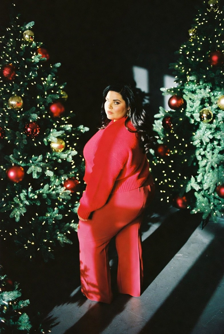 Плюс сайз в красном