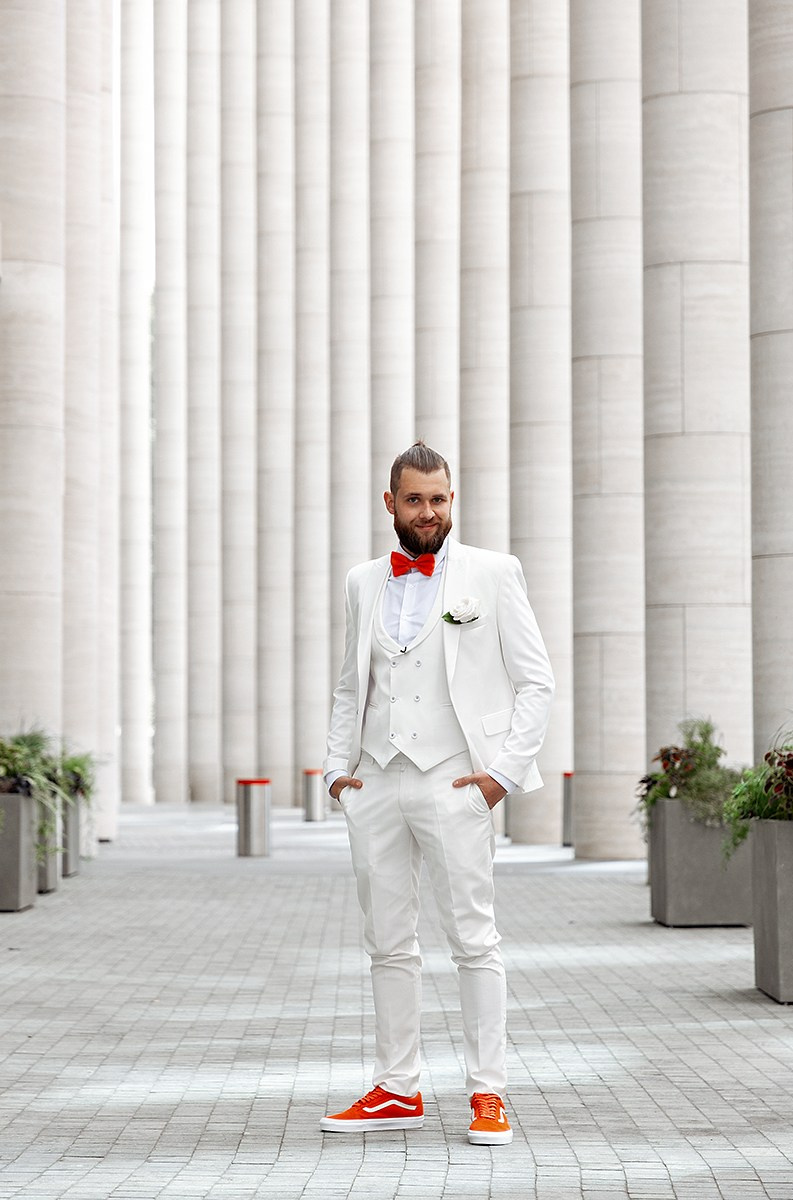 свадебное платье в спб, найти свадебный салон, букет для невесты, хороший ведущий на свадьбу, костюм для жениха, платье для невесты,  подшить свадебное платье, ателье свадебное, фотограф на свадьбу, выпуск, праздник, венчание