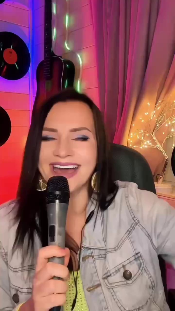 Музыкальное соправождение. Организатор праздников. Ведущая Марина Гребенникова