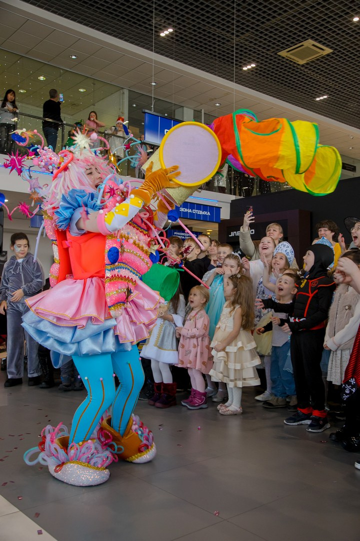 Чудеса на новогодней елке: хоровод игрушек. Репортажная съемка Иркутск Александр Ростов